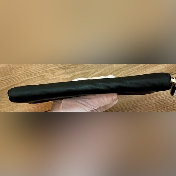 Prada Black Zippy Wallet in Nylon - GUC - Picture 4 of 7